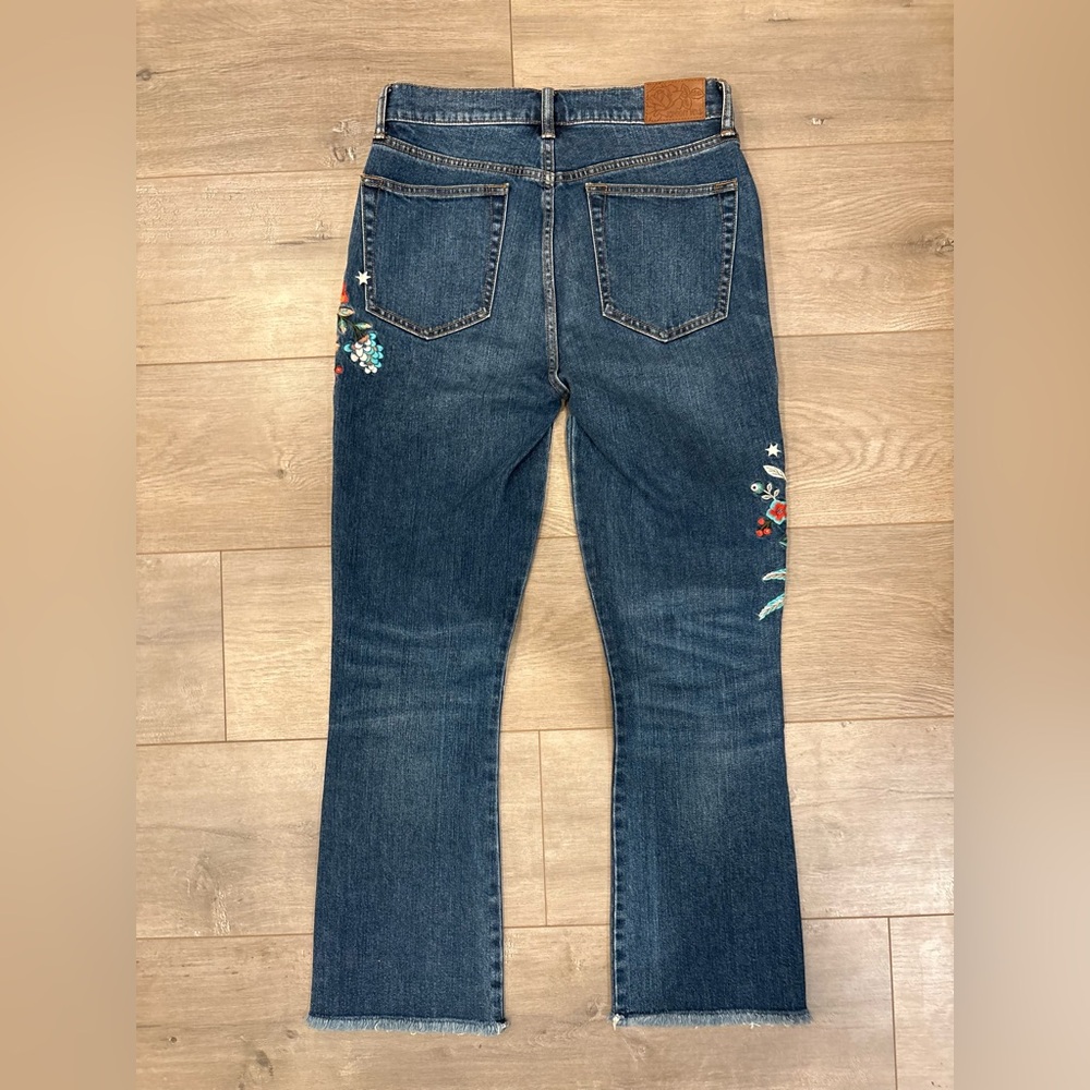 Johnny Was Ardell Cropped Baby Boot Jeans Floral Embroidered Mid Rise Women’s 26 - Picture 2 of 6